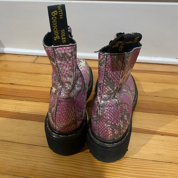RARE Dr. Martins Made in England Pink Snakeskin boot - Picture 8 of 9